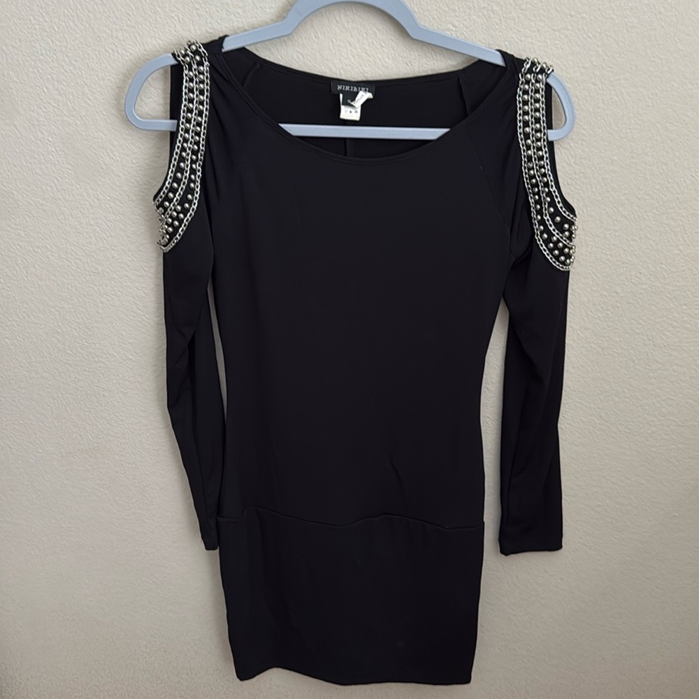 Nikibiki Dress with Shoulder Cutout Bundle